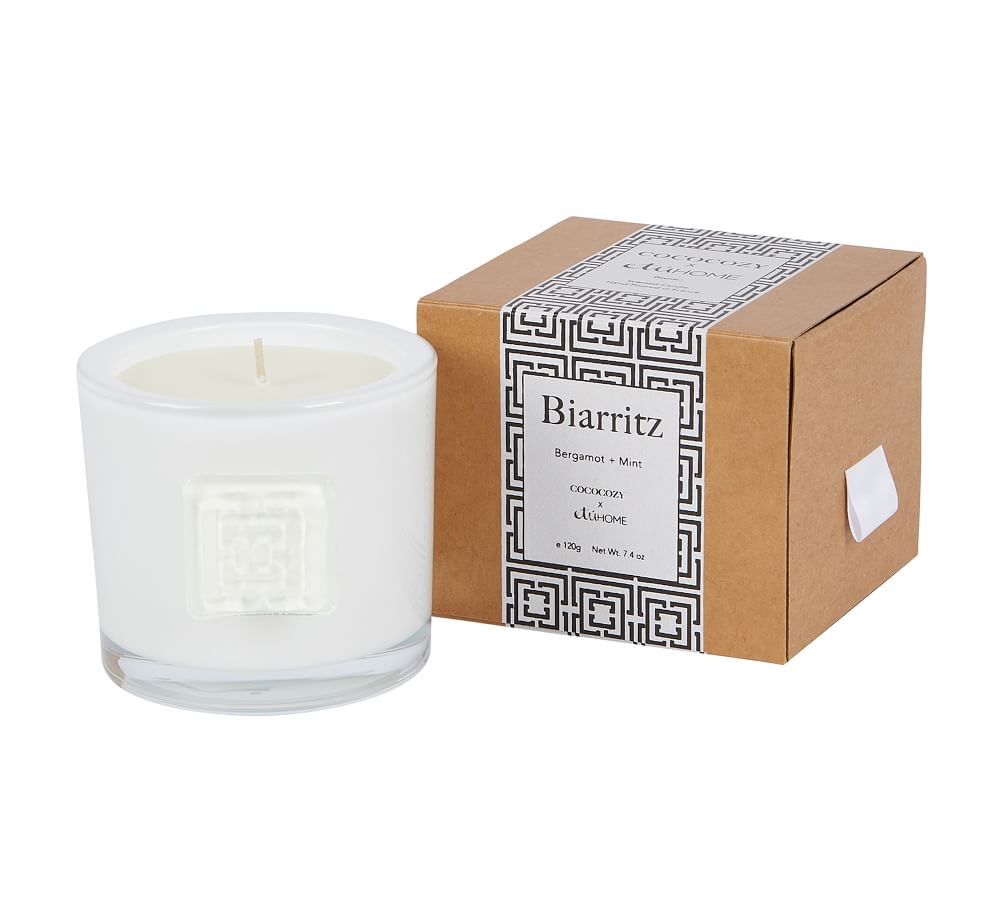 https://shop.cococozy.com/cdn/shop/products/cococozy-x-etuhome-ali-scented-glass-candle-bergamot-mint-2-z_1001x900.jpg?v=1627077598